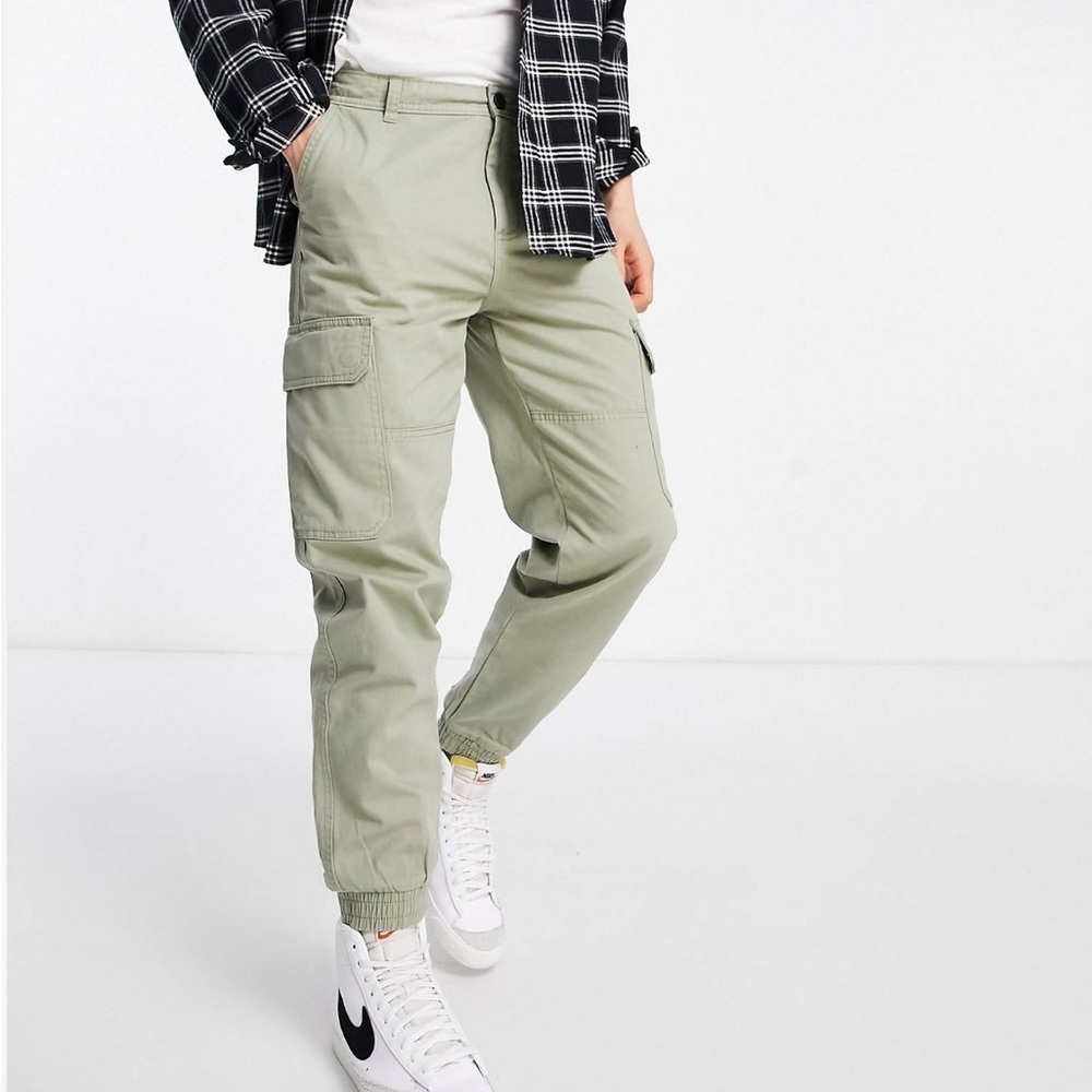 New Look cuffed cargo pants in khaki